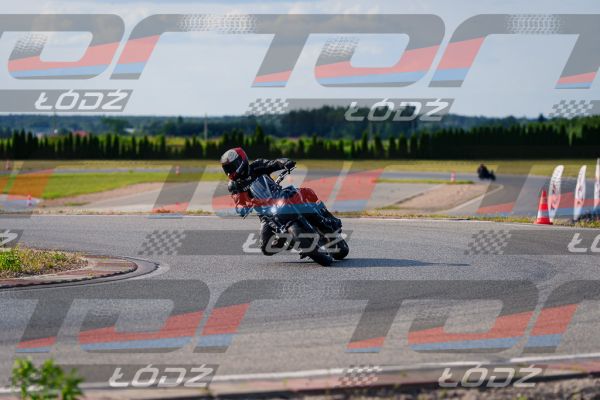 25.06.20 TM-2218.jpg
