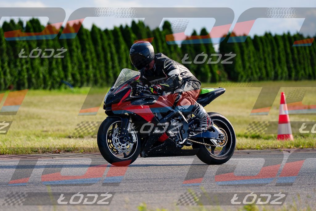 25.06.20 TM-2240.jpg