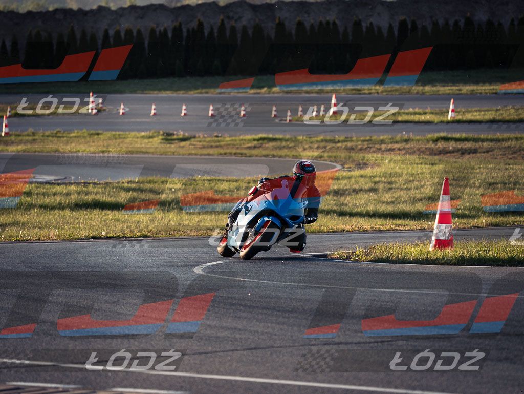 26.05.02 TM-2975.jpg