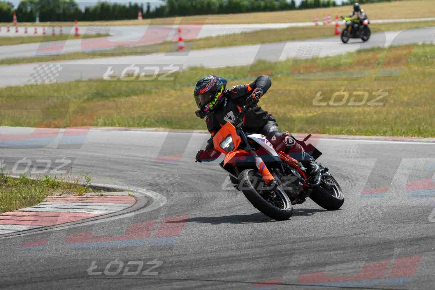 010626TDmoto-5.jpg