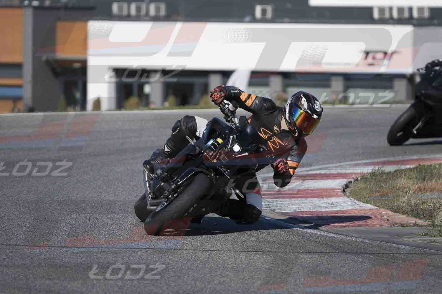 4425TDmoto (18).jpg