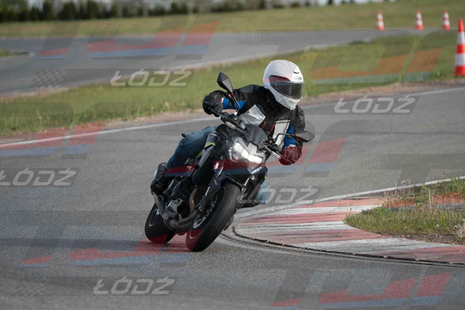040526trackday-2.jpg
