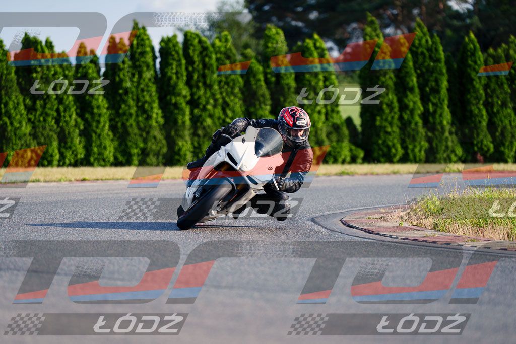 25.06.20 TM-2562.jpg