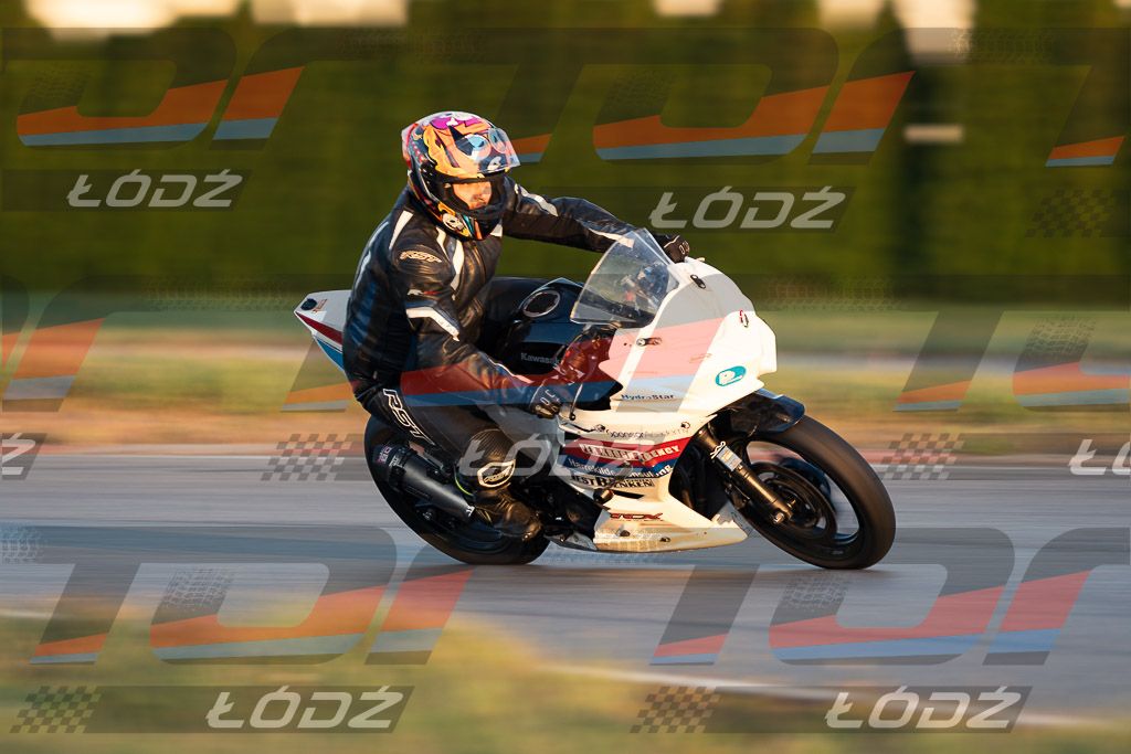 26.09.06 TM-3177.jpg