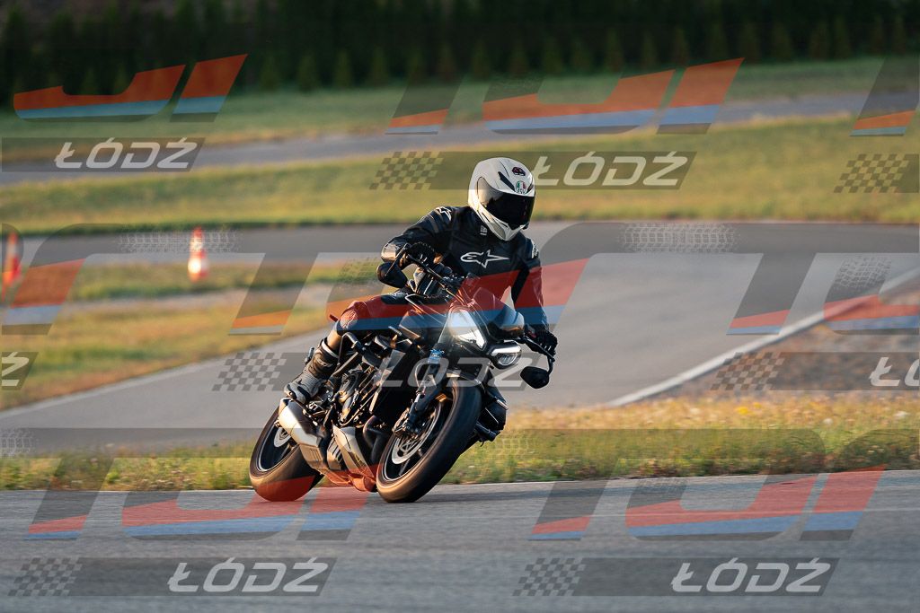 26.09.12 TM-5080.jpg