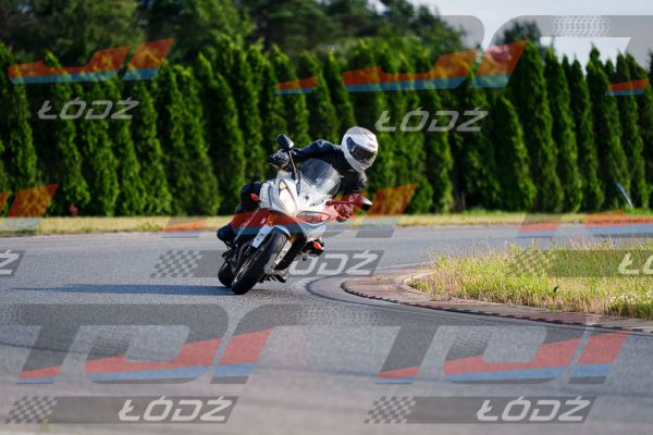 25.06.20 TM-2402.jpg