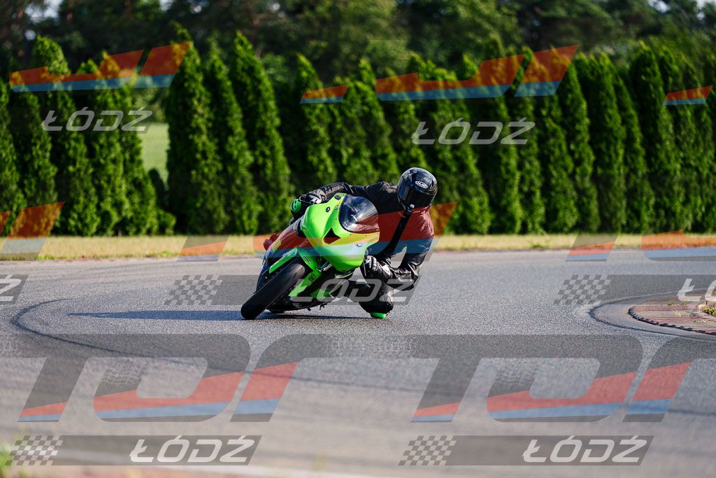 25.06.20 TM-2428.jpg