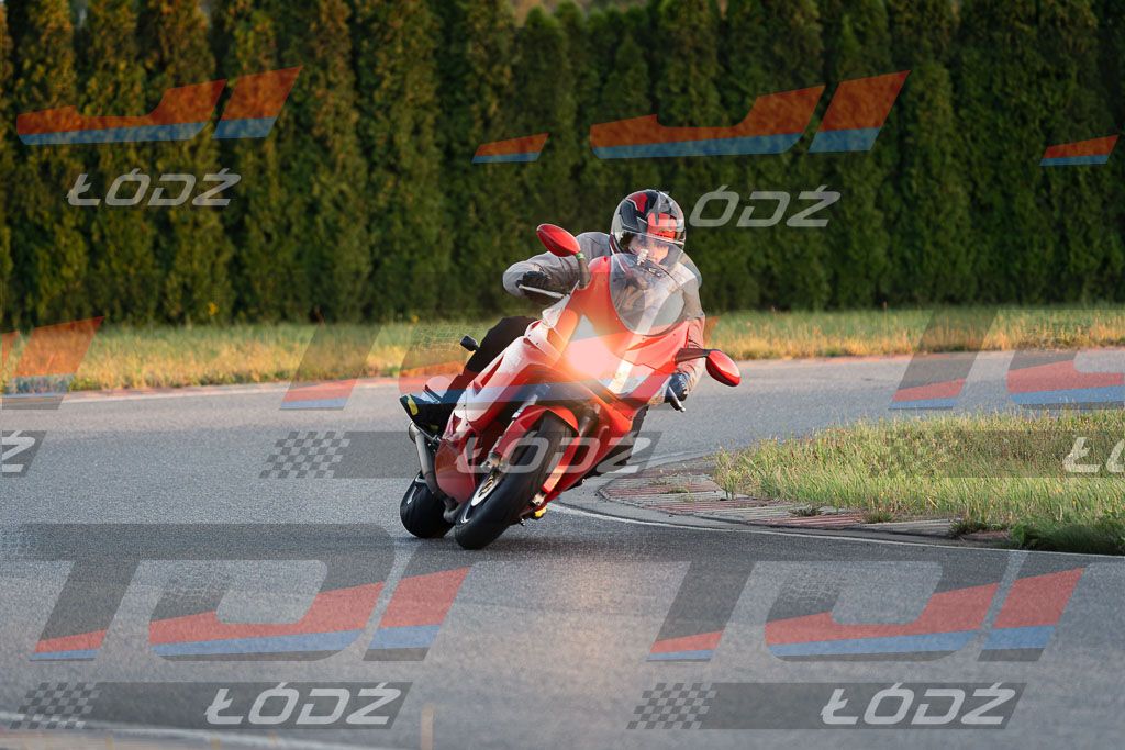 26.09.06 TM-3307.jpg