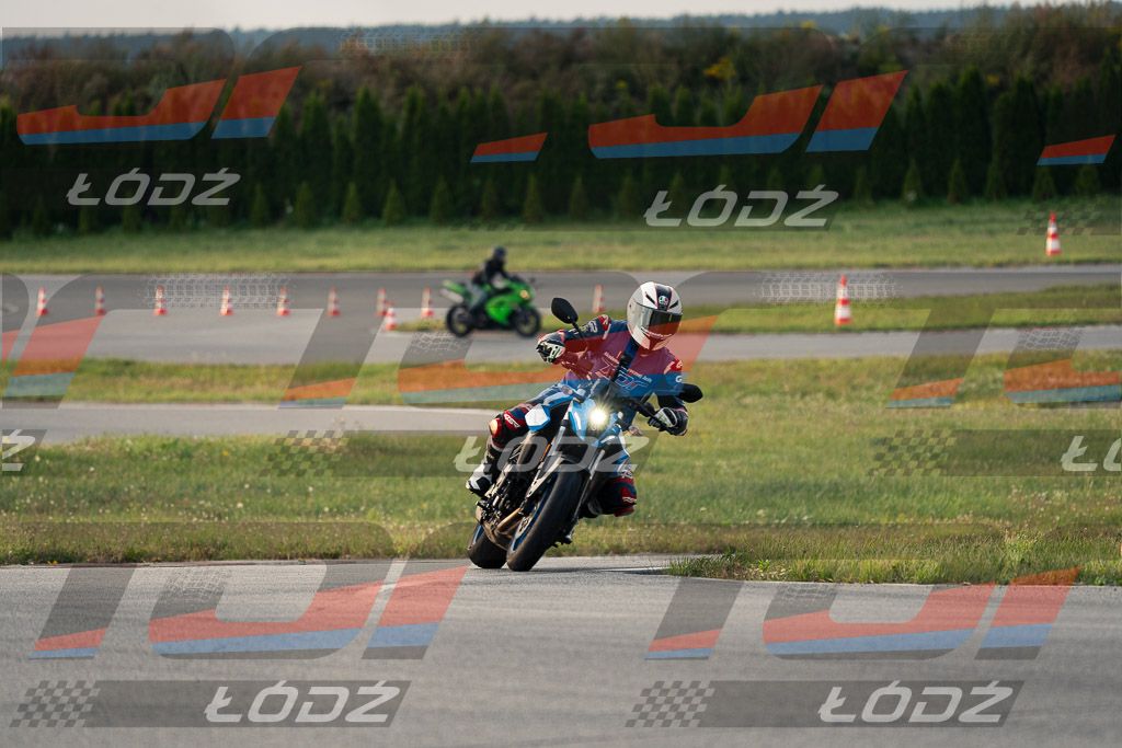 26.09.03 TM-0698.jpg