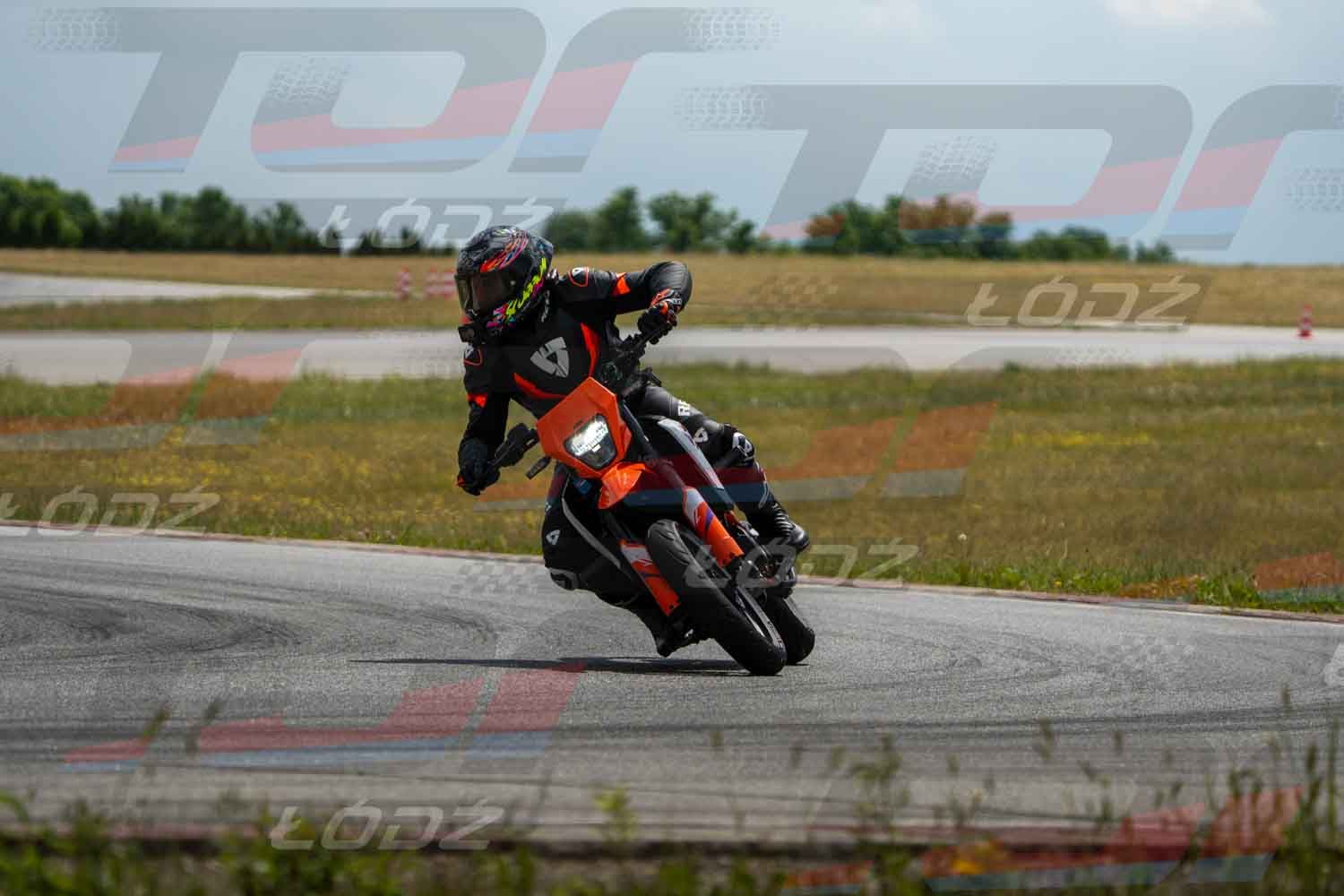 010626TDmoto-14.jpg