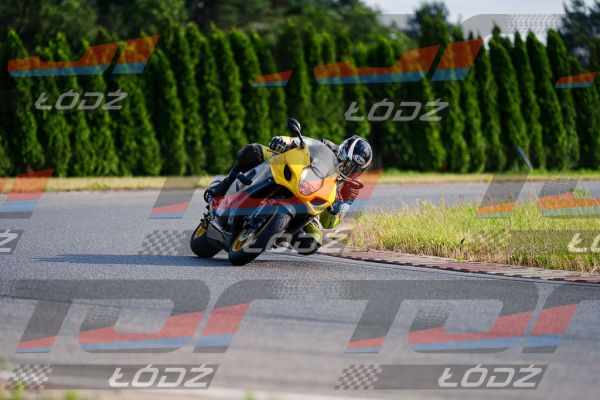25.06.20 TM-2400.jpg