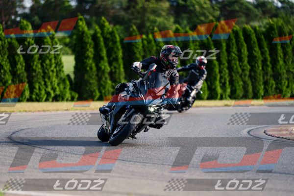 25.06.20 TM-2373.jpg