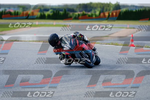 25.06.20 TM-2245.jpg
