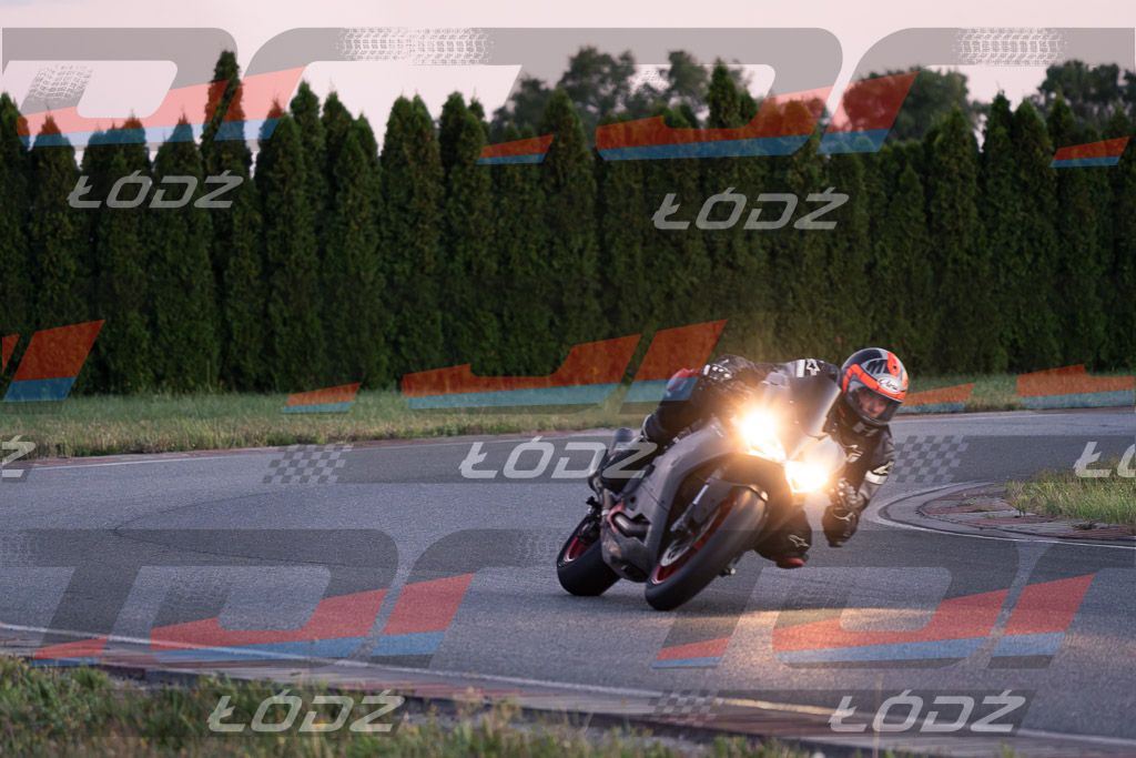 26.09.06 TM-3432.jpg