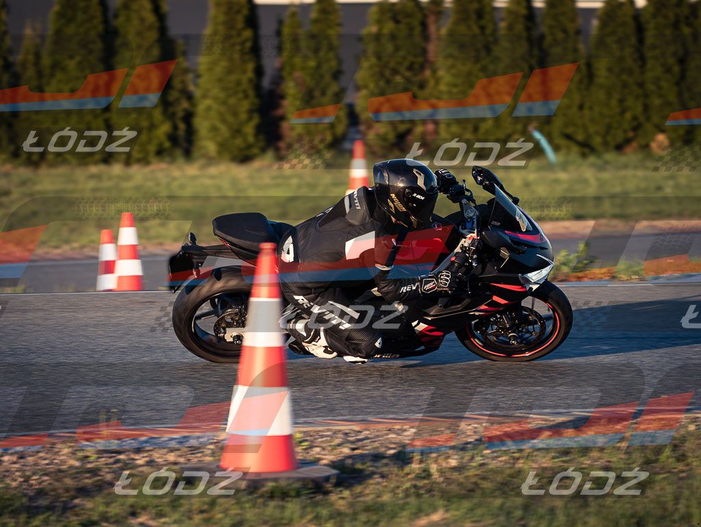 26.05.02 TM-3883.jpg