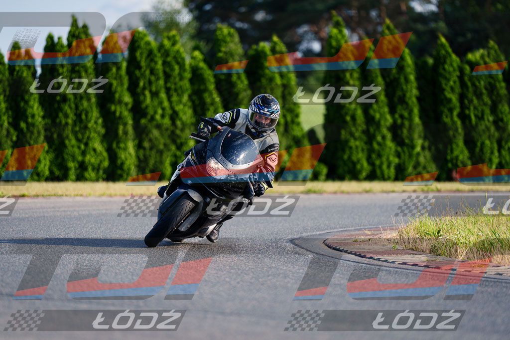 25.06.20 TM-2522.jpg