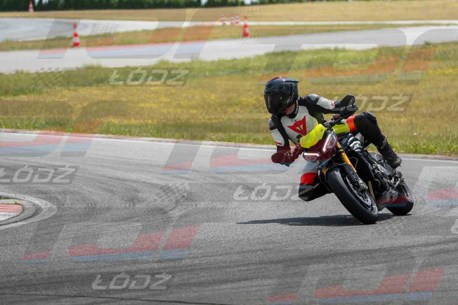 010626TDmoto-7.jpg