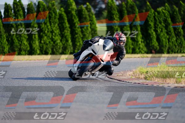 25.06.20 TM-2528.jpg
