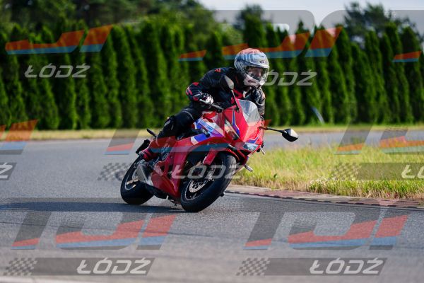 25.06.20 TM-2396.jpg