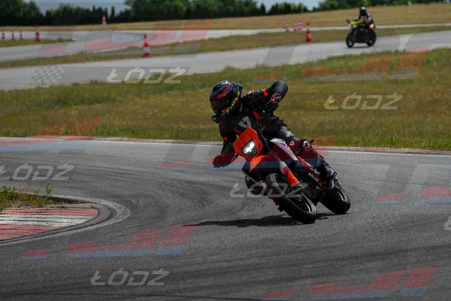 010626TDmoto-4.jpg