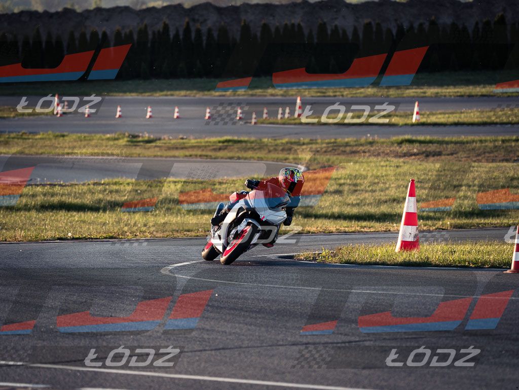 26.05.02 TM-2960.jpg