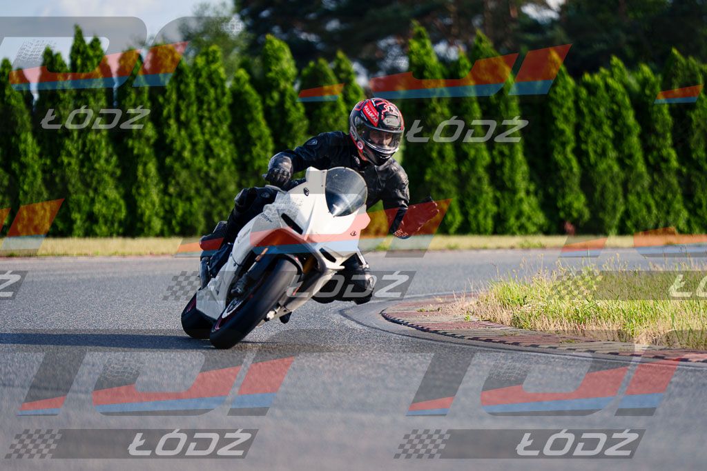 25.06.20 TM-2628.jpg