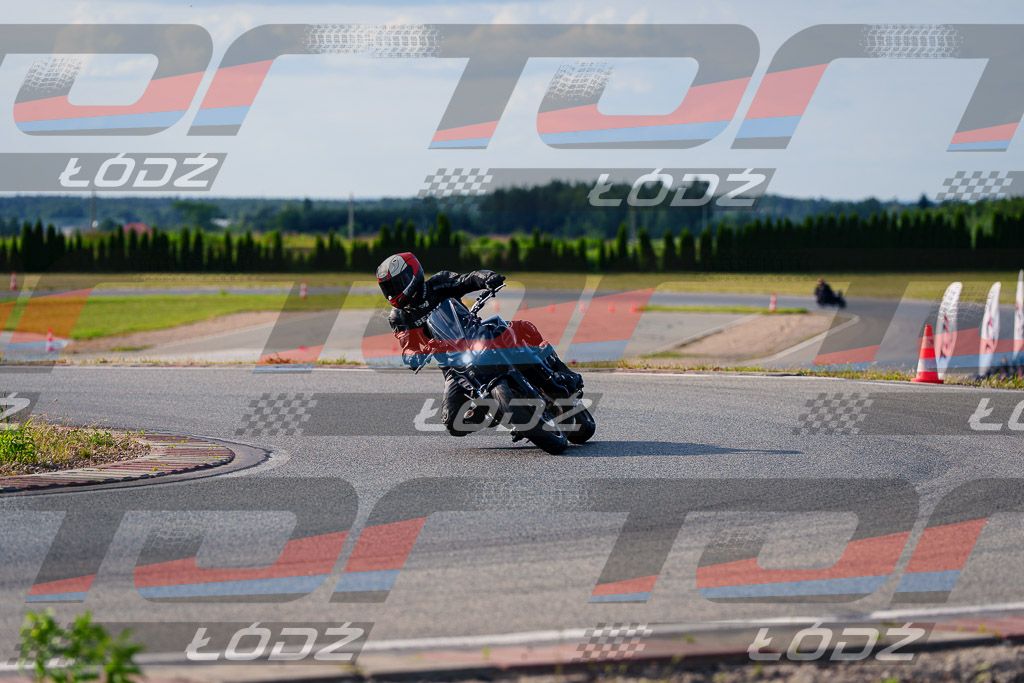 25.06.20 TM-2218.jpg
