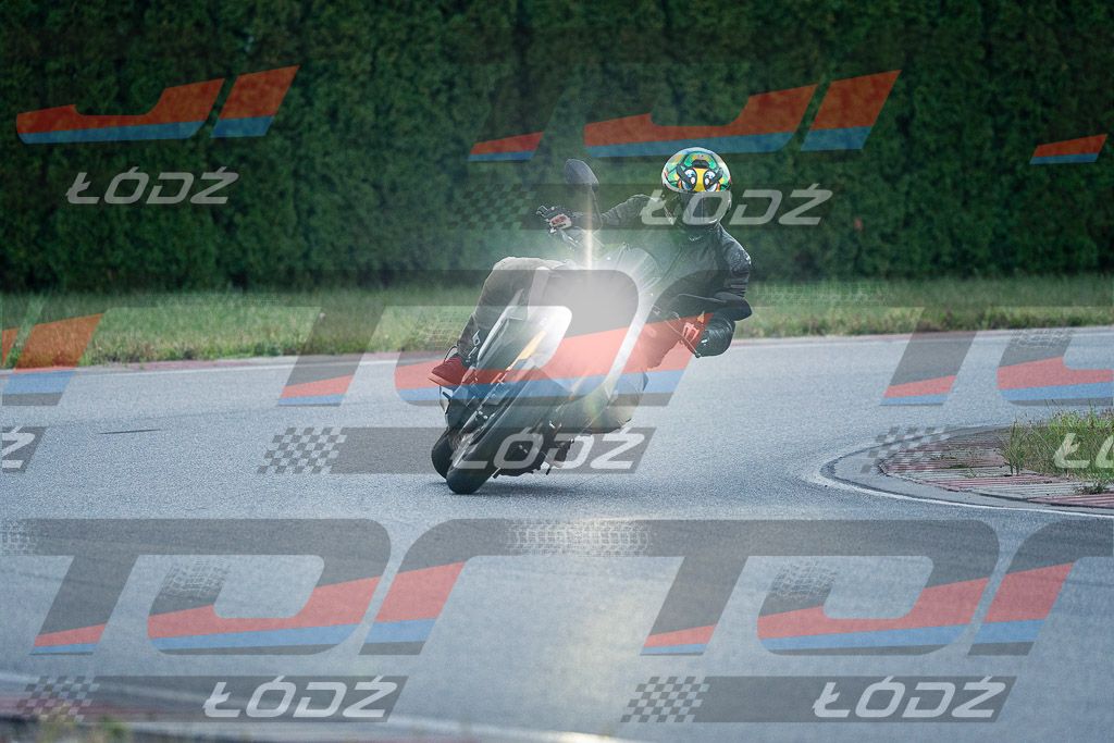 26.09.03 TM-1410.jpg