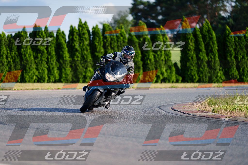 25.06.20 TM-2570.jpg