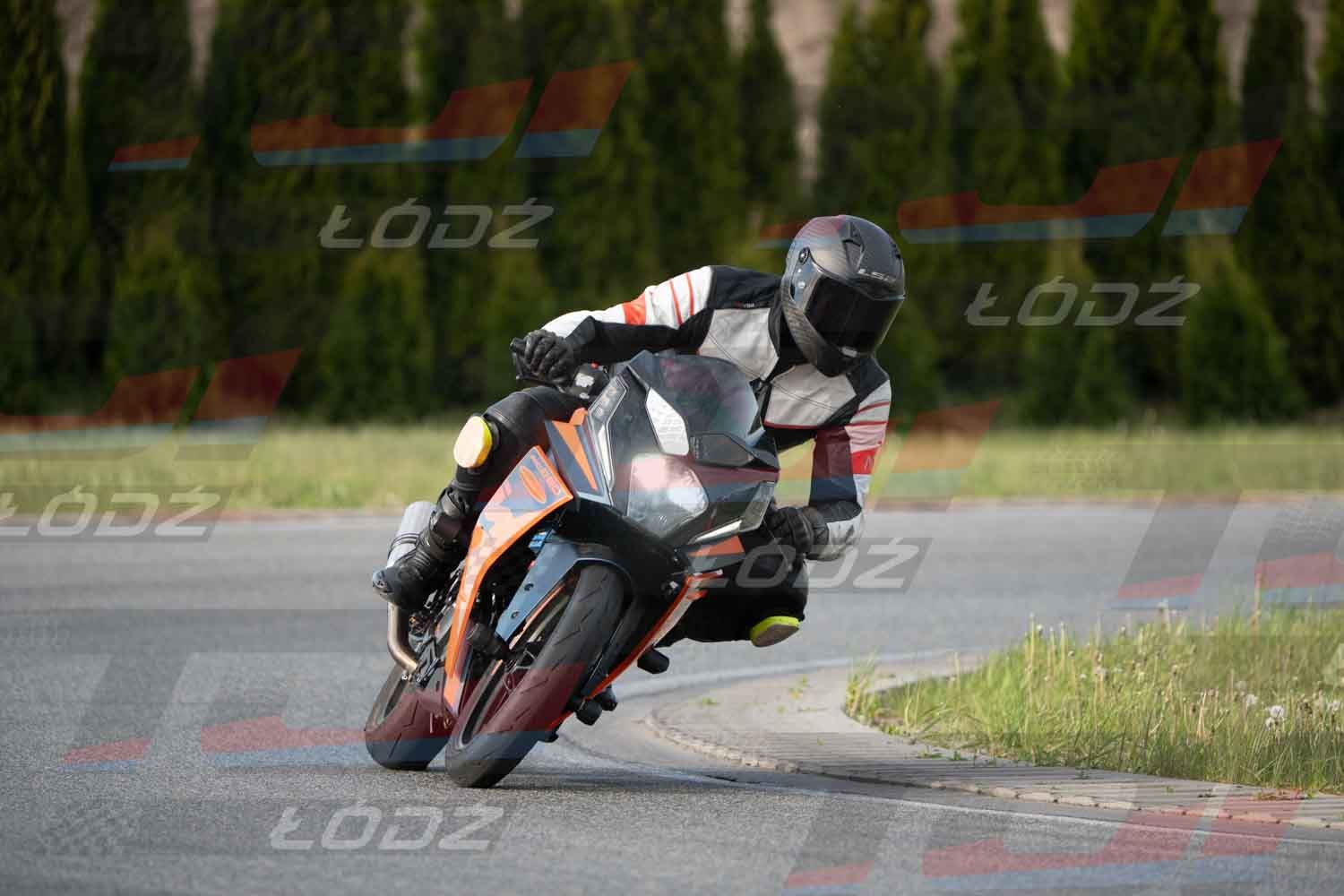 040526trackday-99.jpg