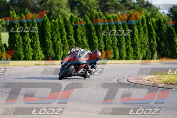 25.06.20 TM-2332.jpg