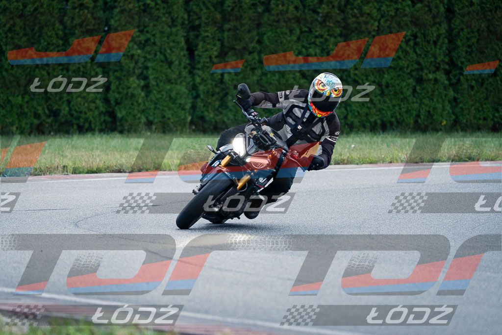 26.09.03 TM-1381.jpg