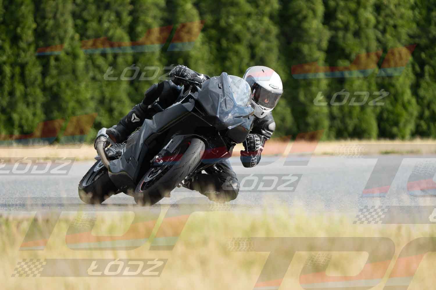 110726trackday (16 of 142).jpg