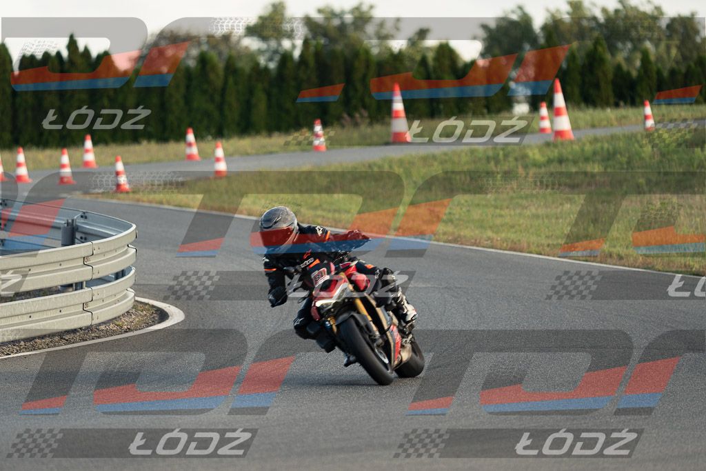 26.09.06 TM-2243.jpg